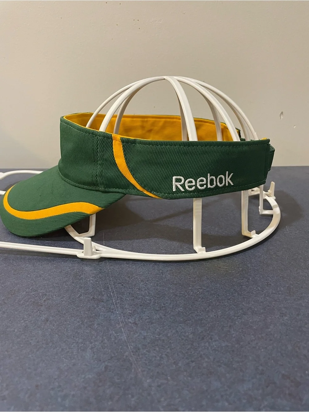 Green Bay Packers Reebok Visor with Team Logo